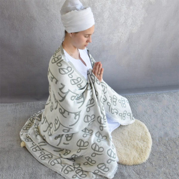 Meditation shawl with Mul Mantra