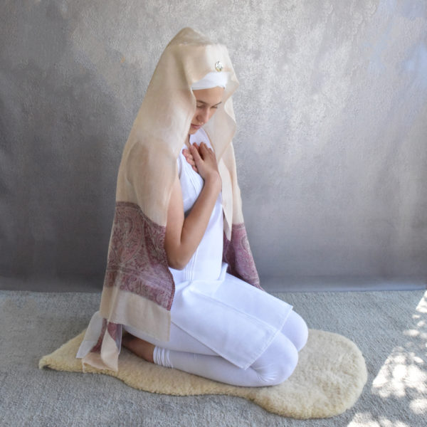 Palla stole in cream and pink